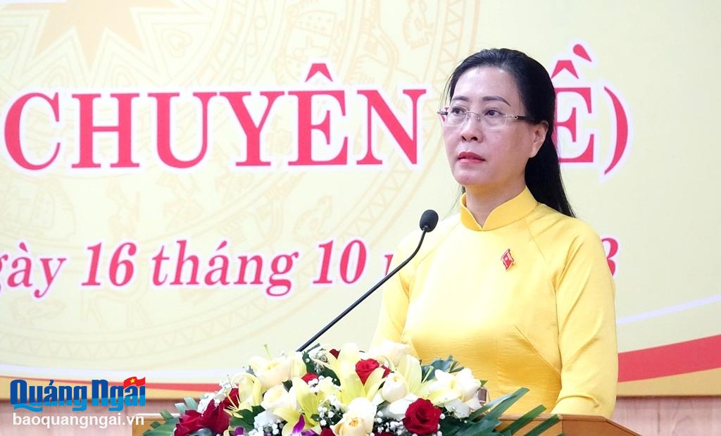 Ủy viên Trung ương Đảng, Bí thư Tỉnh ủy, Chủ tịch HĐND tỉnh Bùi Thị Quỳnh Vân phát biểu bế mạc kỳ họp. 