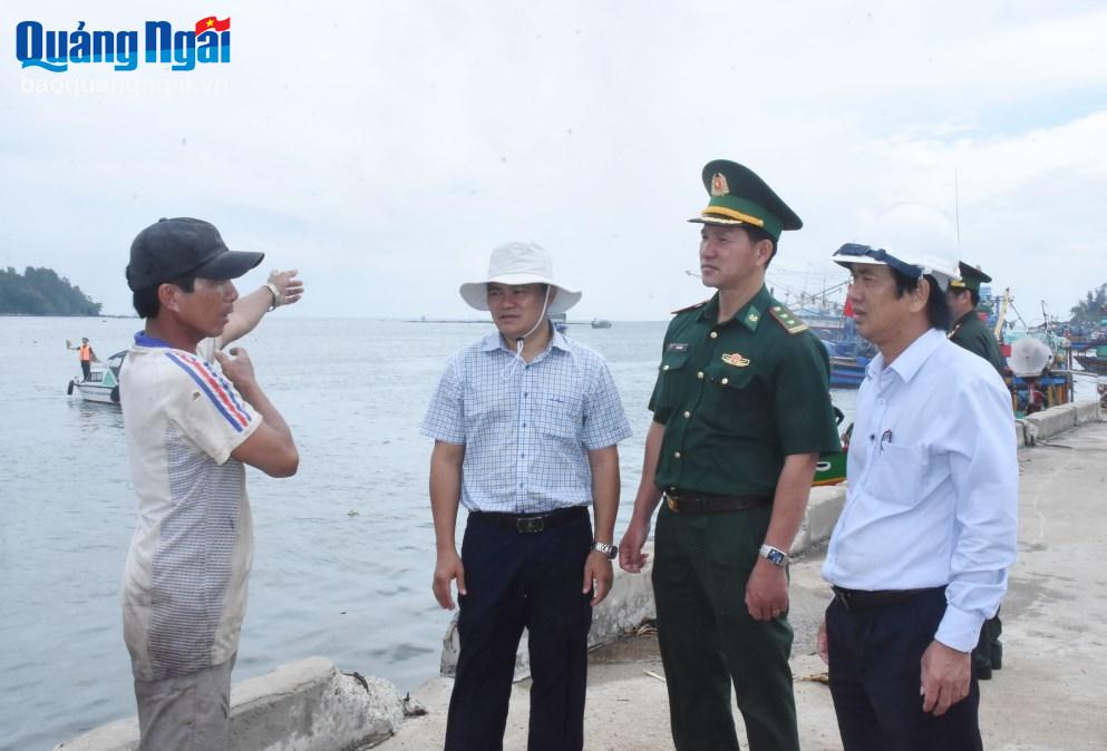 Kiểm tra công tác chống khai thác IUU trên địa bàn thành phố Quảng Ngãi