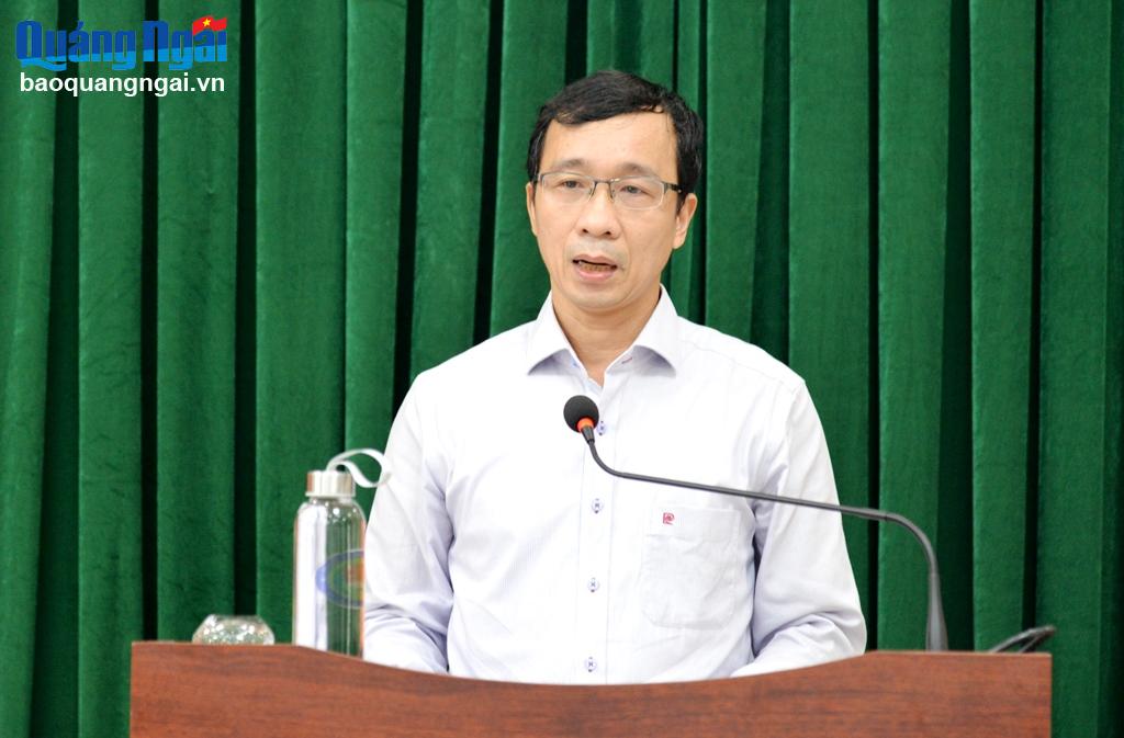 Phó Trưởng ban Thường trực Ban Tổ chức Tỉnh ủy Huỳnh Đức Minh phát biểu tại lễ khai giảng.