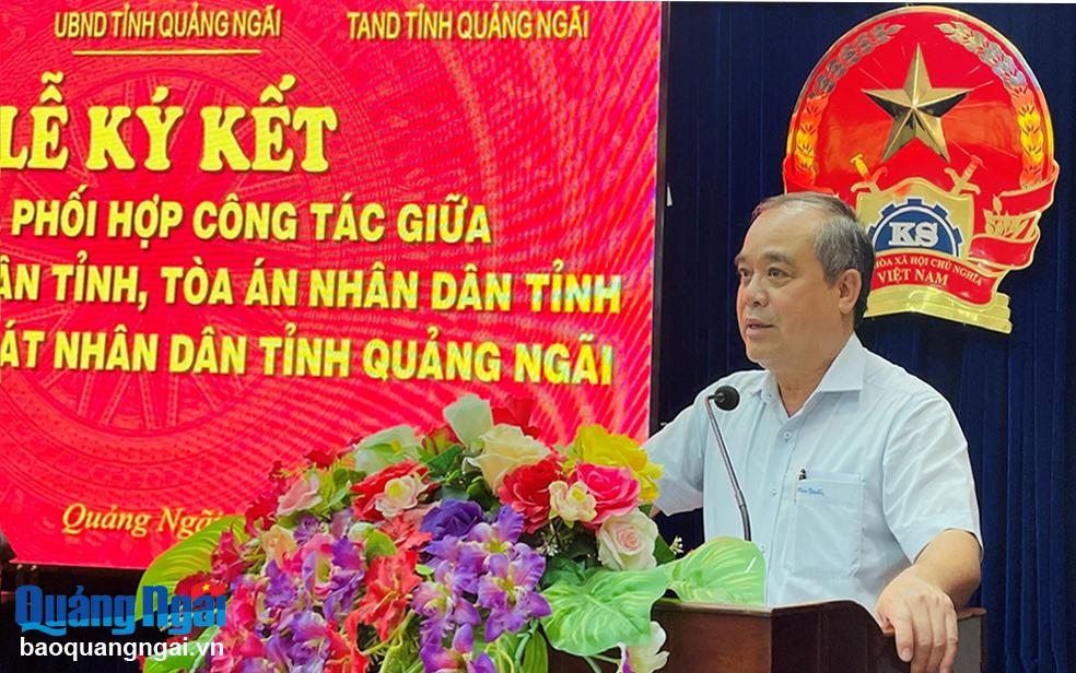 Phó Chủ tịch UBND tỉnh Trần Hoàng Tuấn phát biểu tại lễ ký kết phối hợp