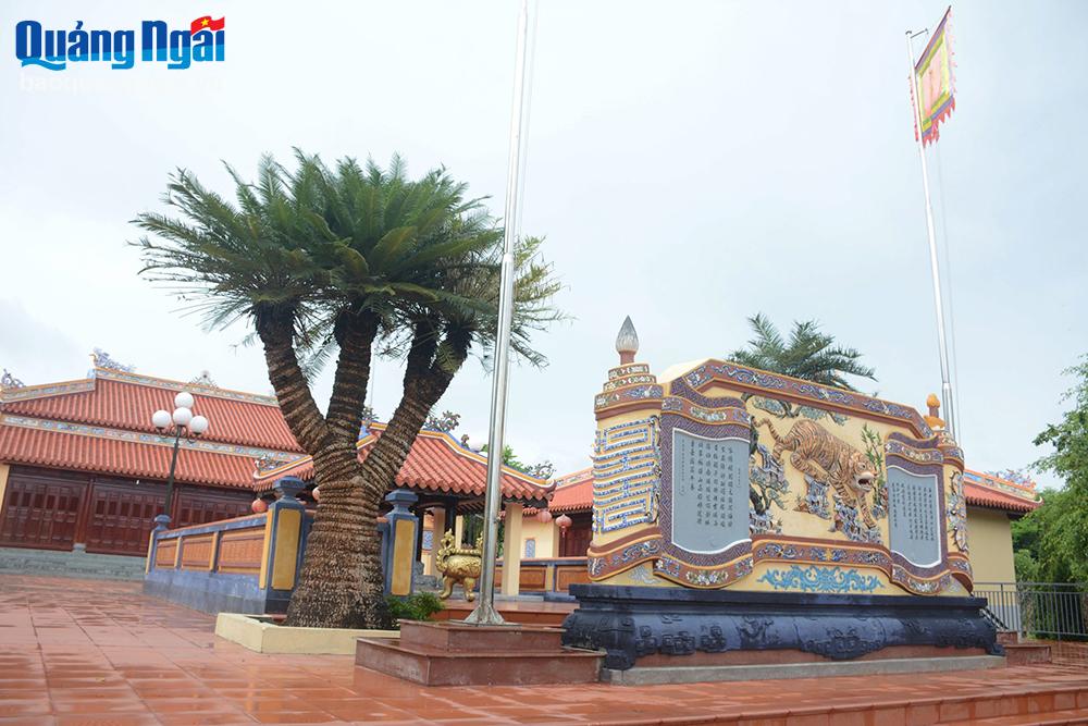 Công trình Di tích Quốc gia Mộ và Đền thờ Trấn Quốc công Bùi Tá Hán, ở  phường Quảng Phú (TP.Quảng Ngãi), đã xây dựng hoàn thành, phục vụ nhu cầu của khách tham quan. 