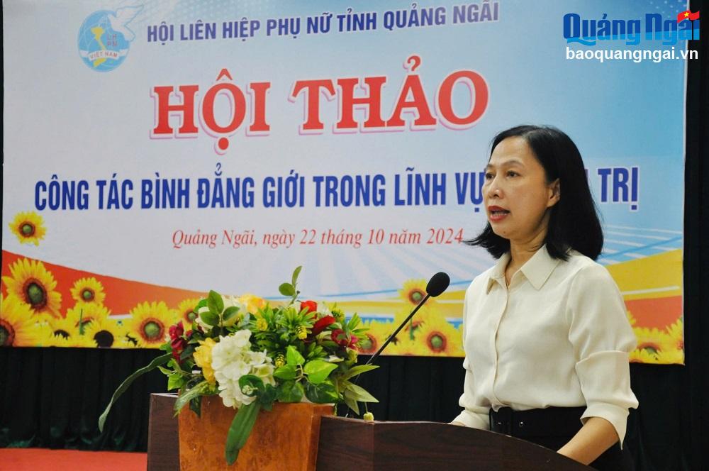 Chủ tịch Hội LHPN tỉnh Lê Na phát biểu khai mạc hội thảo.