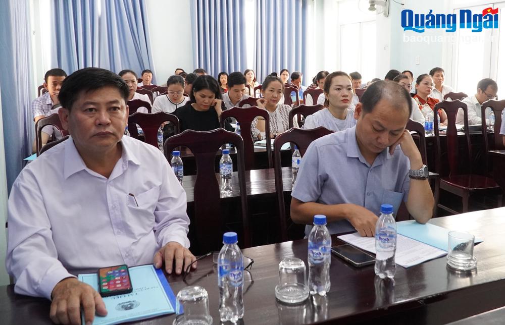 Các đại biểu dự buổi tập huấn.