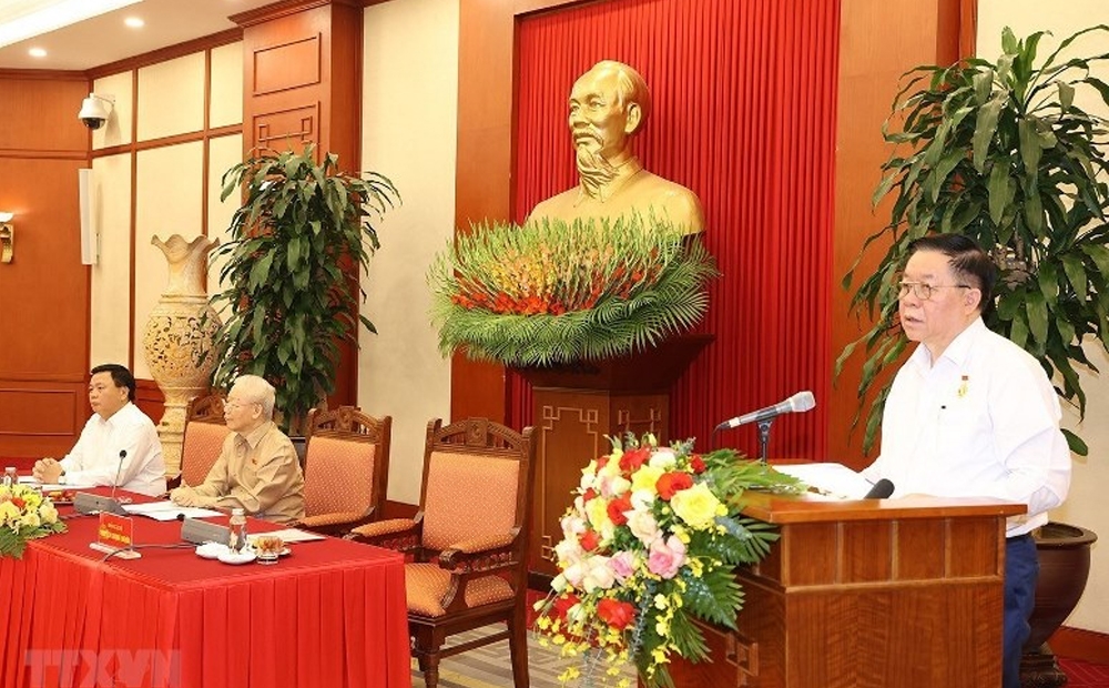Đồng chí Nguyễn Trọng Nghĩa, Bí thư Trung ương Đảng, Trưởng Ban Tuyên giáo Trung ương phát biểu tại buổi gặp mặt. (Ảnh: Trí Dũng/TTXVN)