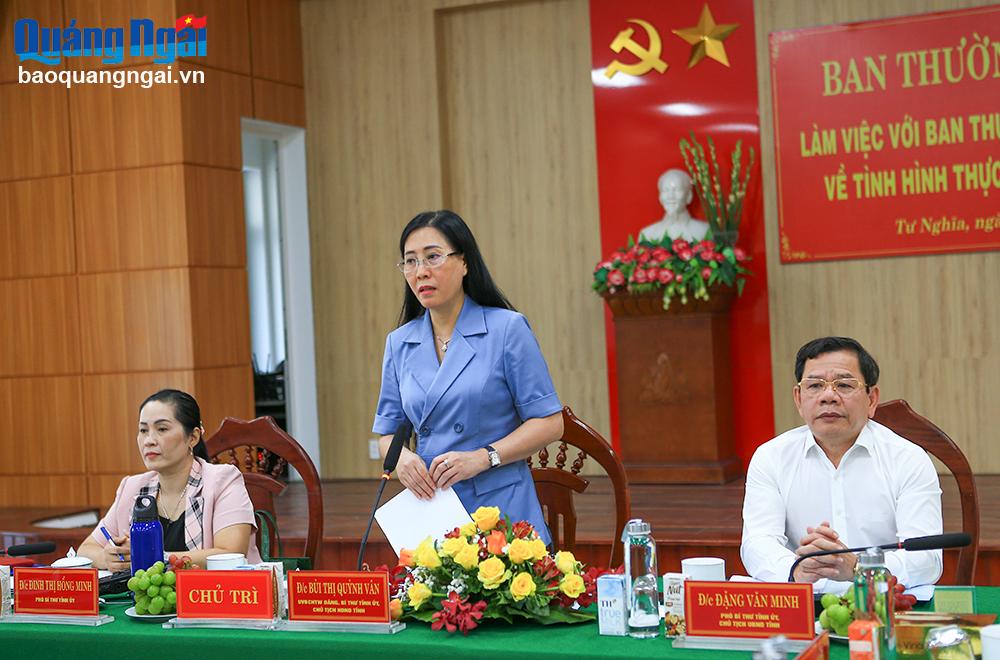 Ủy viên Trung ương Đảng, Bí thư Tỉnh ủy, Chủ tịch HĐND tỉnh Bùi Thị Quỳnh Vân phát biểu kết luận buổi làm việc.
