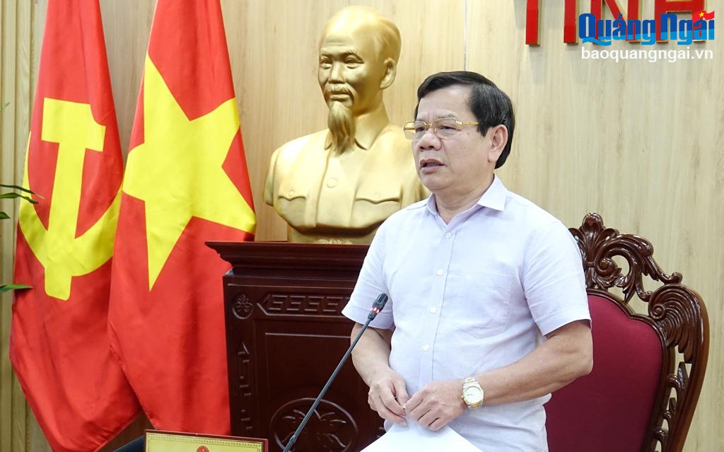 Chủ tịch UBND tỉnh Đặng Văn Minh phát biểu kết luận cuộc họp.