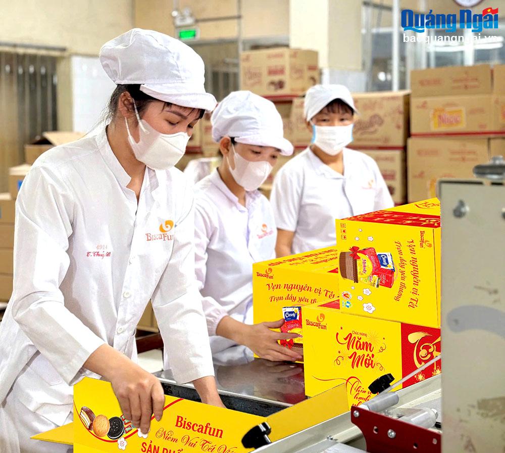 Doanh nghiệp tập trung sản xuất hàng Tết