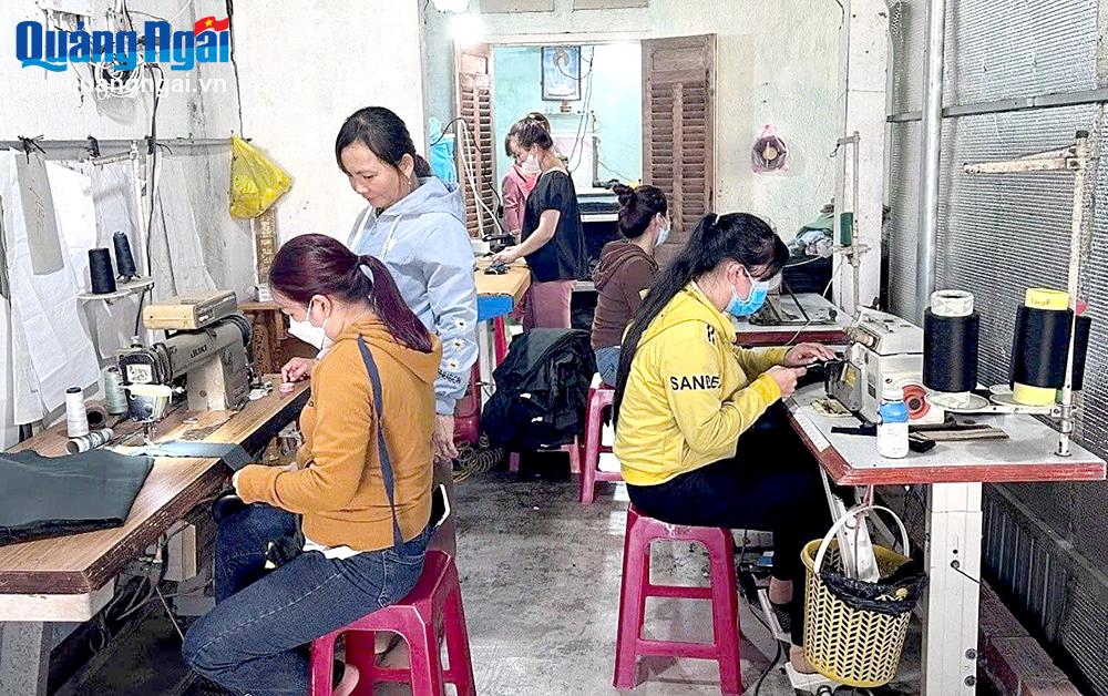 Phát triển kinh tế từ mô hình may gia công