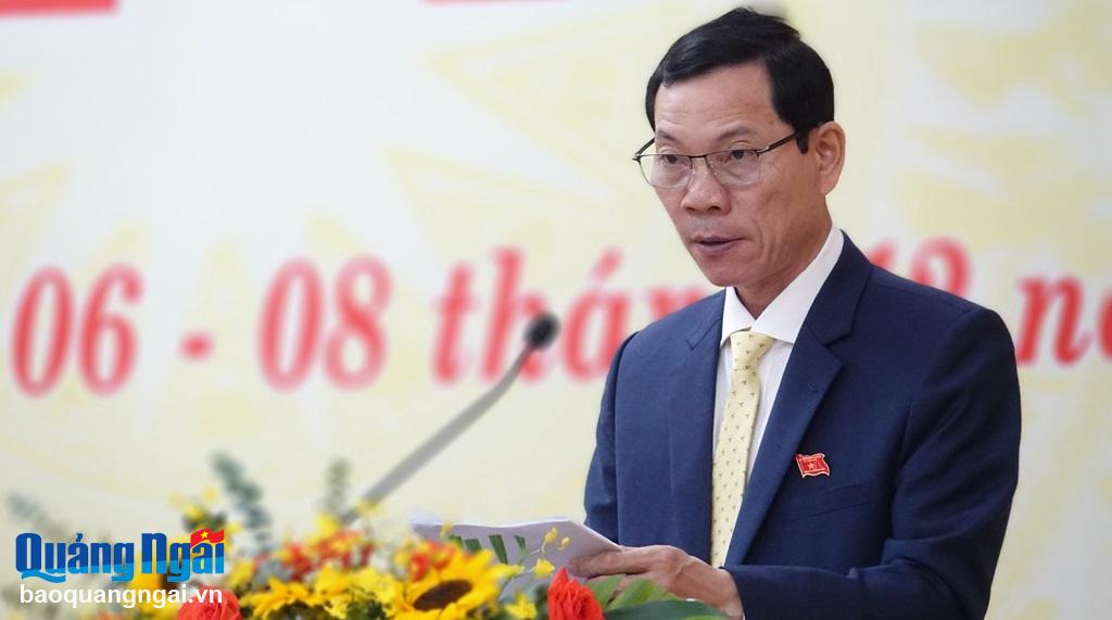 Trưởng ban Dân vận Tỉnh ủy, Chủ tịch Ủy ban MTTQ Việt Nam tỉnh Võ Thanh An báo cáo tại kỳ họp.