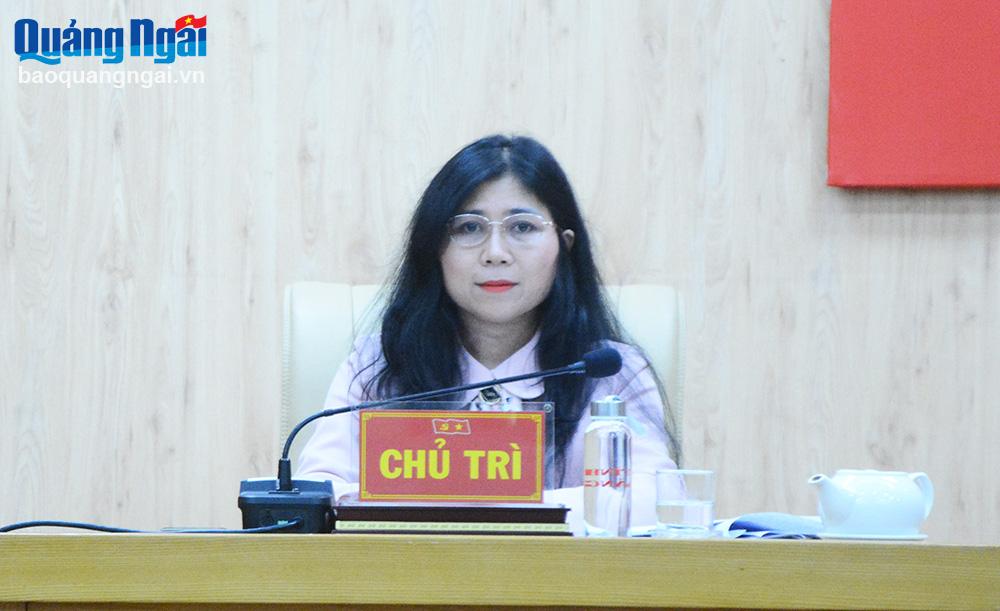 Phó Trưởng ban Thường trực Ban Tuyên giáo Tỉnh ủy Trương Thị Mỹ Trang chủ trì hội nghị.