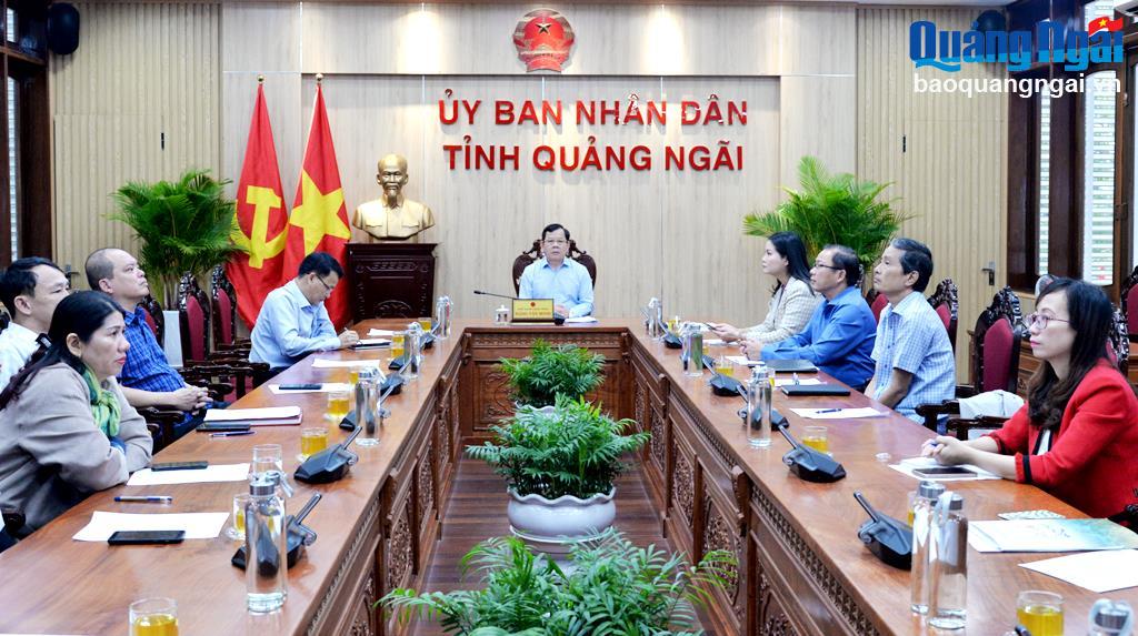 Quang cảnh hội nghị ở điểm cầu Quảng Ngãi.