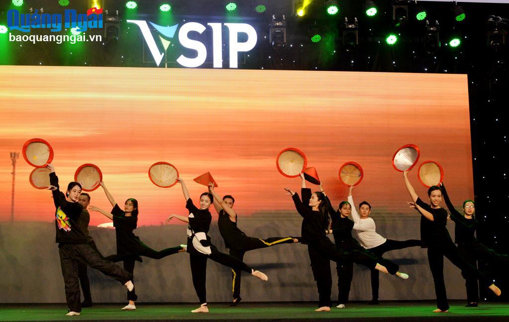 Tổng duyệt chương trình văn nghệ của Lễ kỷ niệm 10 năm VSIP Quảng Ngãi.