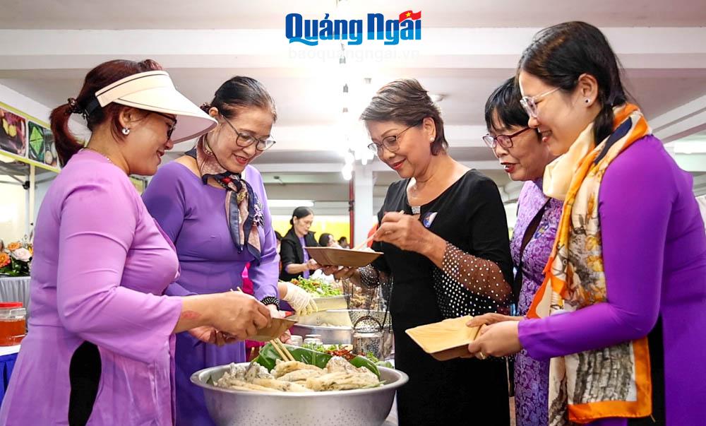 Hương vị đậm tình quê