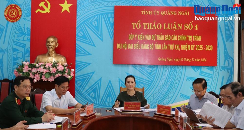 Phó Bí thư Tỉnh ủy Đinh Thị Hồng Minh chủ trì tổ thảo luận số 4