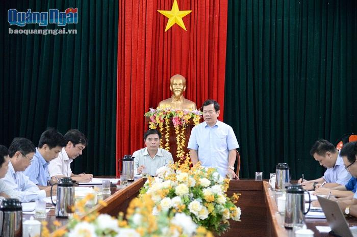 Chủ tịch UBND tỉnh Đặng Văn Minh chỉ đạo thực hiện công tác khắc phục thiệt hại do bão số 9 gây ra tại huyện Nghĩa Hành