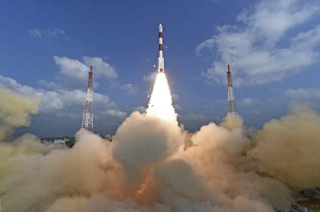 Phóng vệ tinh từ Trung tâm Vũ trụ Satish Dhawan ở Sriharikota, Ấn Độ. (Ảnh minh họa: AP)