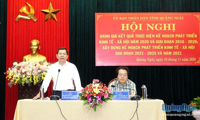 Chủ tịch UBND tỉnh Đặng Văn Minh phát biểu kết luận hội nghị