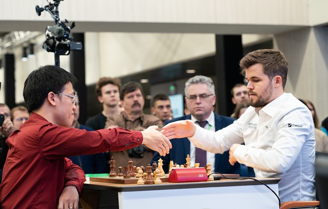 Lê Quang Liêm lần đầu tiên cầm hòa Vua cờ Carlsen