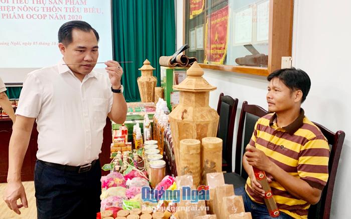 Doanh nghiệp Quảng Ngãi quảng bá, giới thiệu sản phẩm công nghiệp nông thôn tiêu biểu với người tiêu dùng tỉnh Nghệ An. 