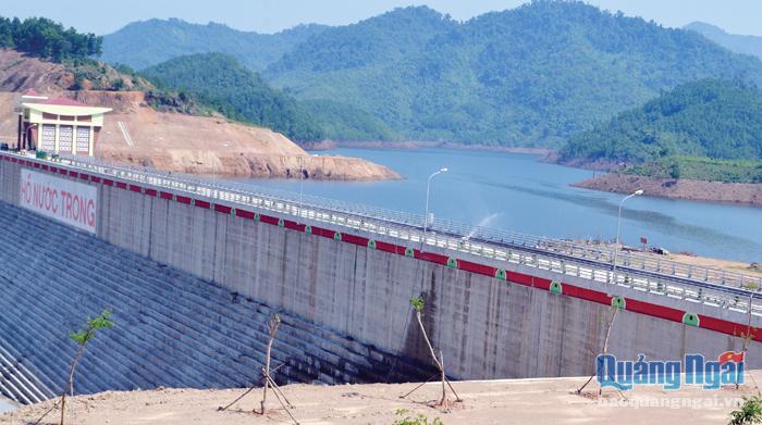 Lượng nước từ hồ Nước Trong không cung ứng đủ cho sản xuất, nên Nhà máy Thủy điện Nước Trong phải thực hiện chi trả dịch vụ môi trường rừng trên 2,8 tỷ đồng trong năm 2019.