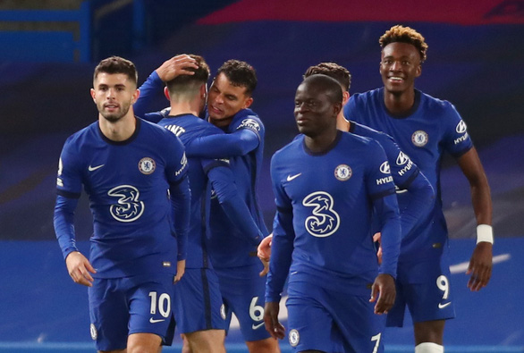 Niềm vui của các cầu thủ Chelsea - Ảnh: REUTERS