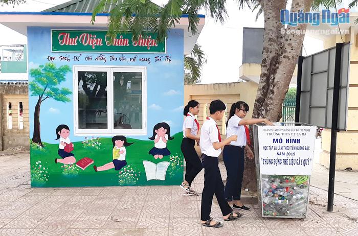 Học sinh Trường THCS thị trấn La Hà (Tư Nghĩa) phân loại rác thải nhựa, bảo vệ môi trường và gây quỹ giúp bạn.