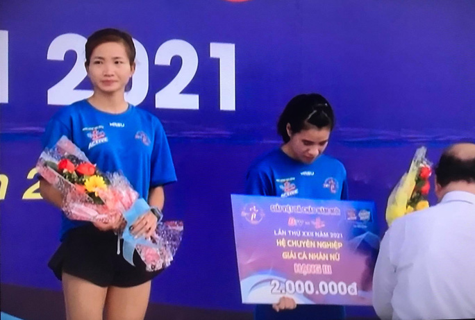 Nguyễn Thị Oanh trên bục chiến thắng hệ nữ đội tuyển