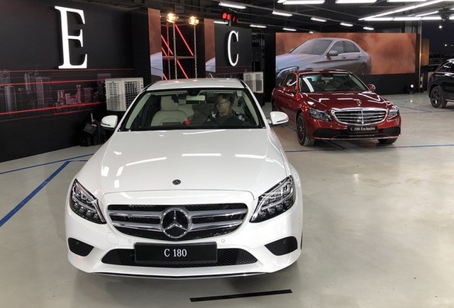 Nhiều mẫu xe sang của Mercedes-Benz tiếp tục được giảm 50% lệ phí trước bạ