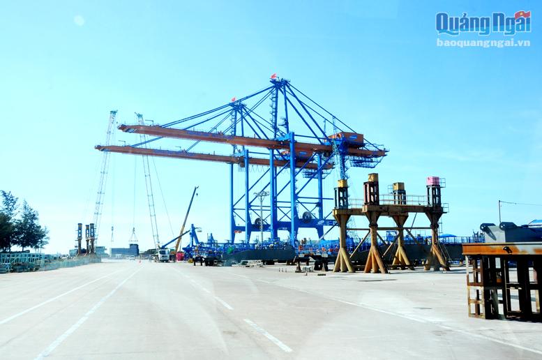 Quảng Ngãi có nhiều lợi thế trong thu hút đầu tư để tạo nguồn thu ngân sách, nhất là công nghiệp nặng gắn với cảng biển nước sâu Dung Quất. 