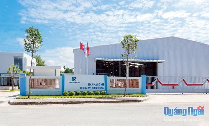 Nhà máy kính EuroGlass Miền Trung nằm ở KCN Tịnh Phong (Quảng Ngãi)