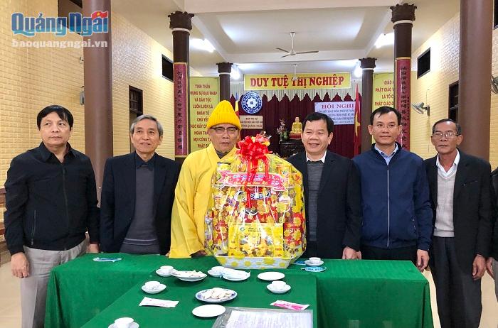 Thăm, tặng quà Tết tại Ban Trị sự Giáo hội Phật giáo Việt Nam tỉnh Quảng Ngãi