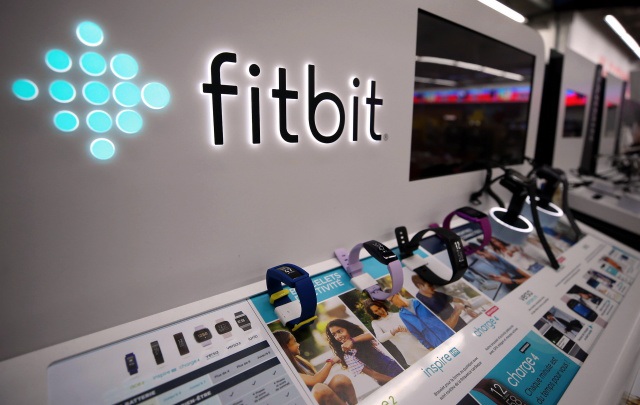 Fitbit Versa 3 - dòng đồng hồ thông minh mới nhất được Fitibit ra mắt vào tháng 9/2020.