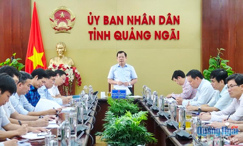 Chủ tịch UBND tỉnh Đặng Văn Minh làm việc với Sở Xây dựng