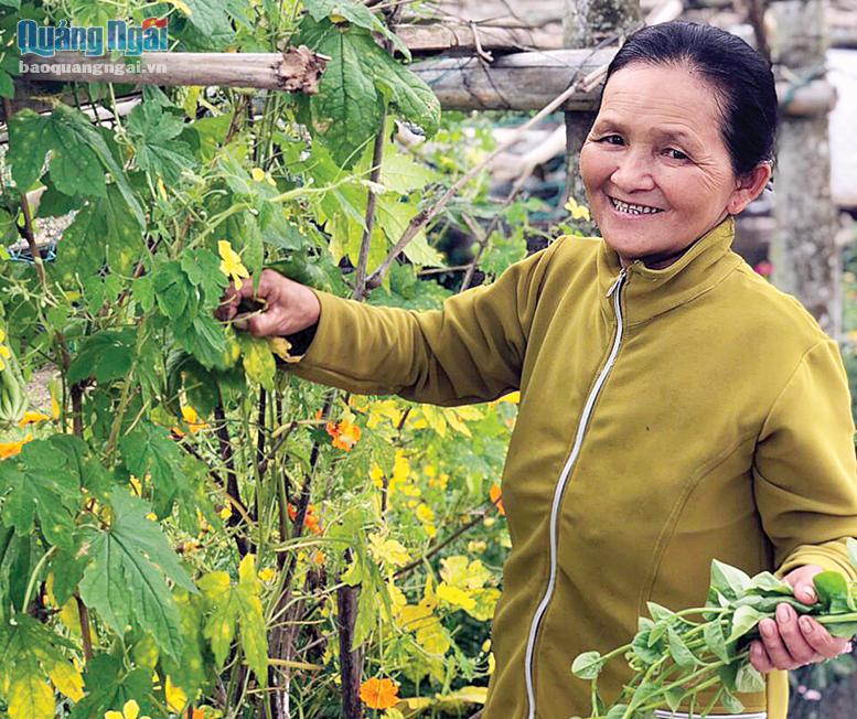 Bà Nguyễn Thị Sương (58 tuổi), ở tổ dân phố Tập An Nam, phường Phổ Văn (TX.Đức Phổ) đã hiến thận cho con gái của mình.   