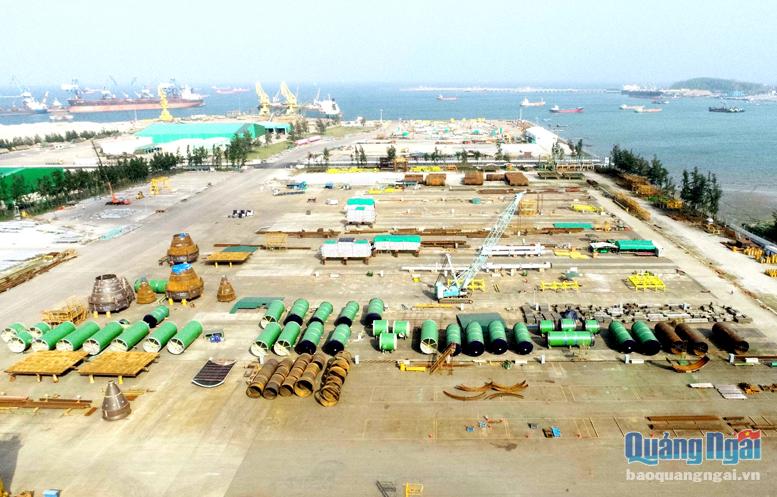 Năm 2021, Quảng Ngãi sẽ tập trung kêu gọi thu hút đầu tư phát triển công nghiệp sau thép (Trong ảnh: Nhà máy sản xuất của Doosan Vina, ở KKT Dung Quất).  Ảnh: D.S