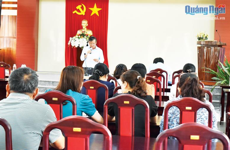 Huyện Sơn Hà lấy ý kiến cử tri nơi công tác đối với người dự kiến ứng cử đại biểu HĐND các cấp, nhiệm kỳ 2021 - 2026.  Ảnh: TRUNG THẠCH