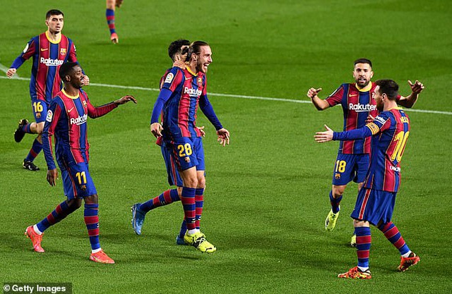 Barcelona vươn lên vị trí thứ hai ở La Liga và kém đội đầu bảng Atletico đúng 4 điểm.