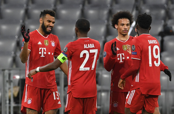Niềm vui của các cầu thủ Bayern sau khi nâng tỉ số lên 2-0 - Ảnh: REUTERS