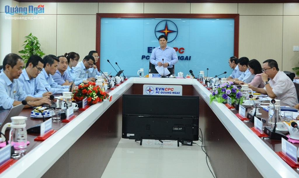 Phó Chủ tịch UBND tỉnh Trần Phước Hiền phát biểu chỉ đạo tại buổi làm việc.