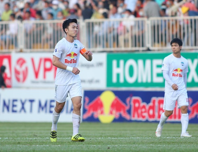 Xuân Trường ghi bàn thắng duy nhất giúp HA Gia Lai giành chiến thắng trước CLB Hà Nội.