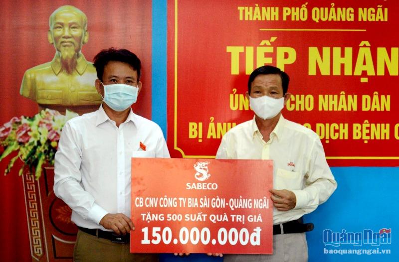 Tiếp nhận 500 suất quà, trị giá 150 triệu đồng từ Công ty Bia Sài Gòn-Quảng Ngãi