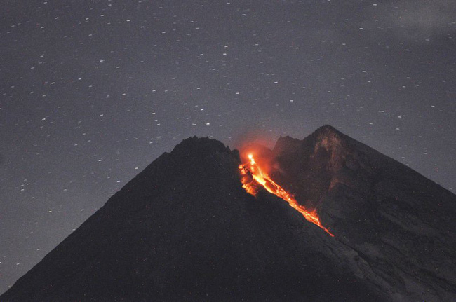 Núi lửa Merapi phun trào. (Ảnh: AP)