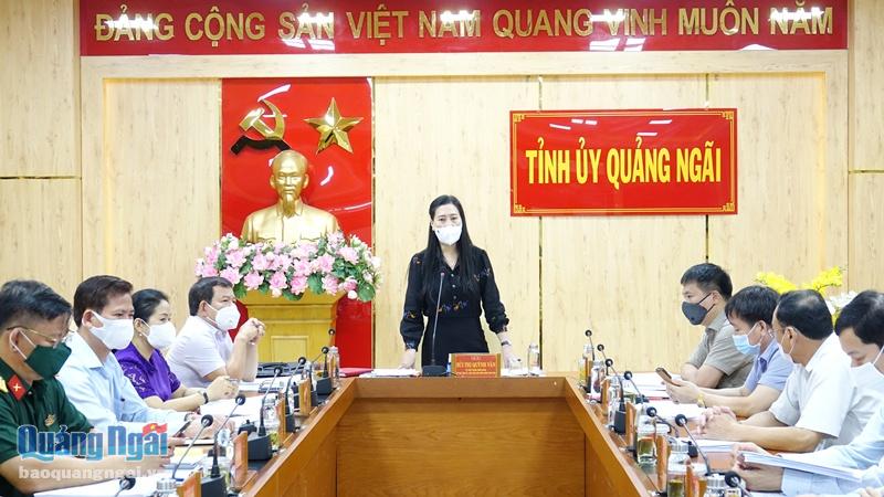 Ủy viên Trung ương Đảng, Bí thư Tỉnh ủy, Chủ tịch HĐND tỉnh Bùi Thị Quỳnh Vân phát biểu kết luận cuộc họp