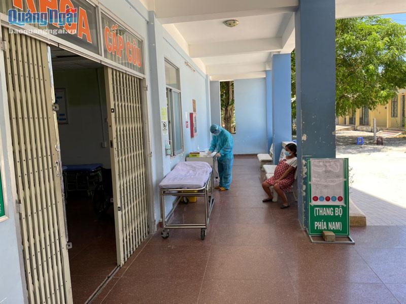 Thai phụ quê tỉnh Nghệ An được đưa đến bệnh viện cấp cứu
