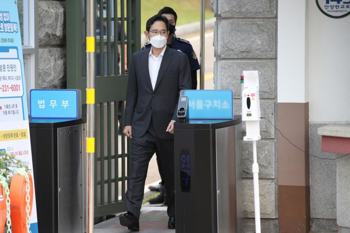 Phó chủ tịch Tập đoàn Samsung được ra tù