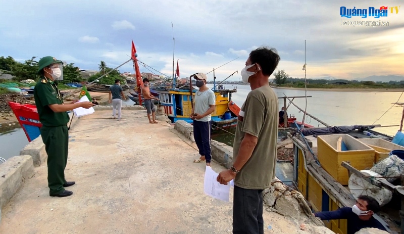 Video: Giám sát chặt chẽ tàu thuyền trong khu vực phong tỏa xã Nghĩa An