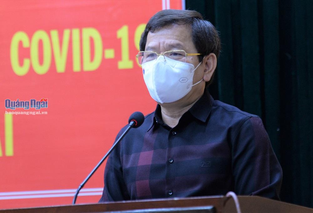 Chủ tịch UBND tỉnh, Chỉ huy trưởng Trung tâm Chỉ huy Phòng, chống dịch Covid-19 tỉnh Đặng Văn Minh phát biểu chỉ đạo tại cuộc họp