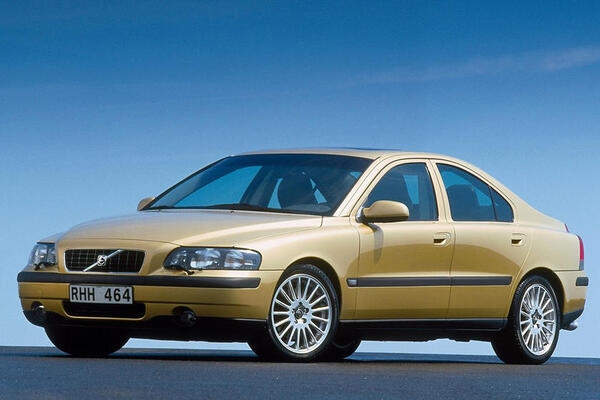 Các mẫu Volvo S80 2001-2006 và S60 2001-2009 bị triệu hồi. (Ảnh: Carbuzz)