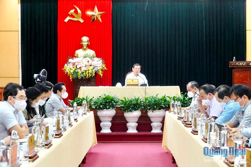 UBND tỉnh họp cho ý kiến dự thảo Nghị quyết về chuyển đổi số tỉnh Quảng Ngãi