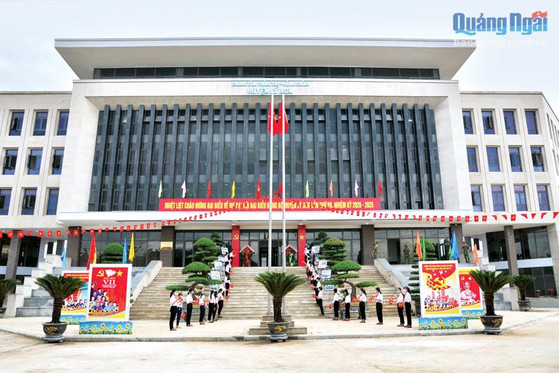  Trung tâm Chính trị - Hành chính huyện Lý Sơn.  Ảnh: Hữu Danh